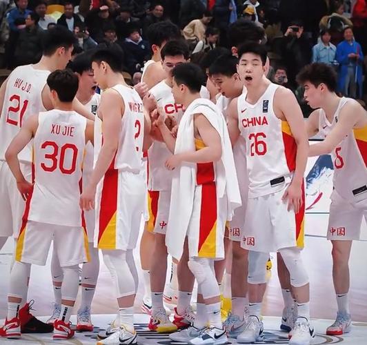 日本球员vs中国篮球队的相关图片