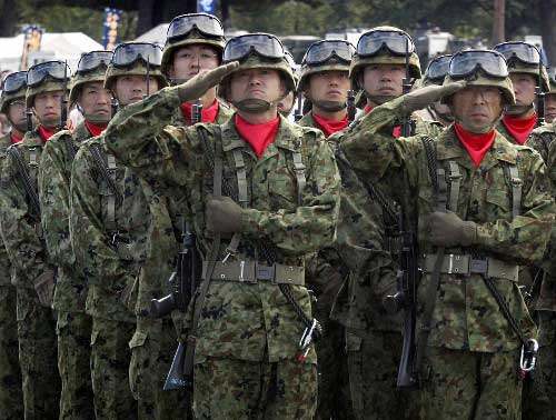 现在日本军队vs以前日本军队的相关图片
